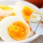 Dlaczego gotowanych jajek nie należy wrzucać do zimnej wody: odpowiedź