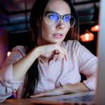 Ludzie urodzeni w erze cyfrowej są bardziej samotni niż kiedykolwiek wcześniej Ludzie urodzeni w erze cyfrowej są bardziej samotni niż kiedykolwiek